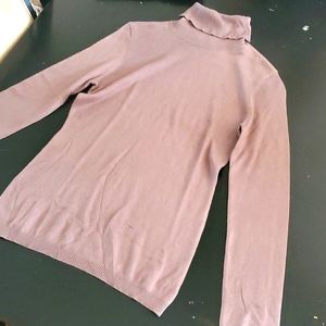 Moda turtleneck light sweater
